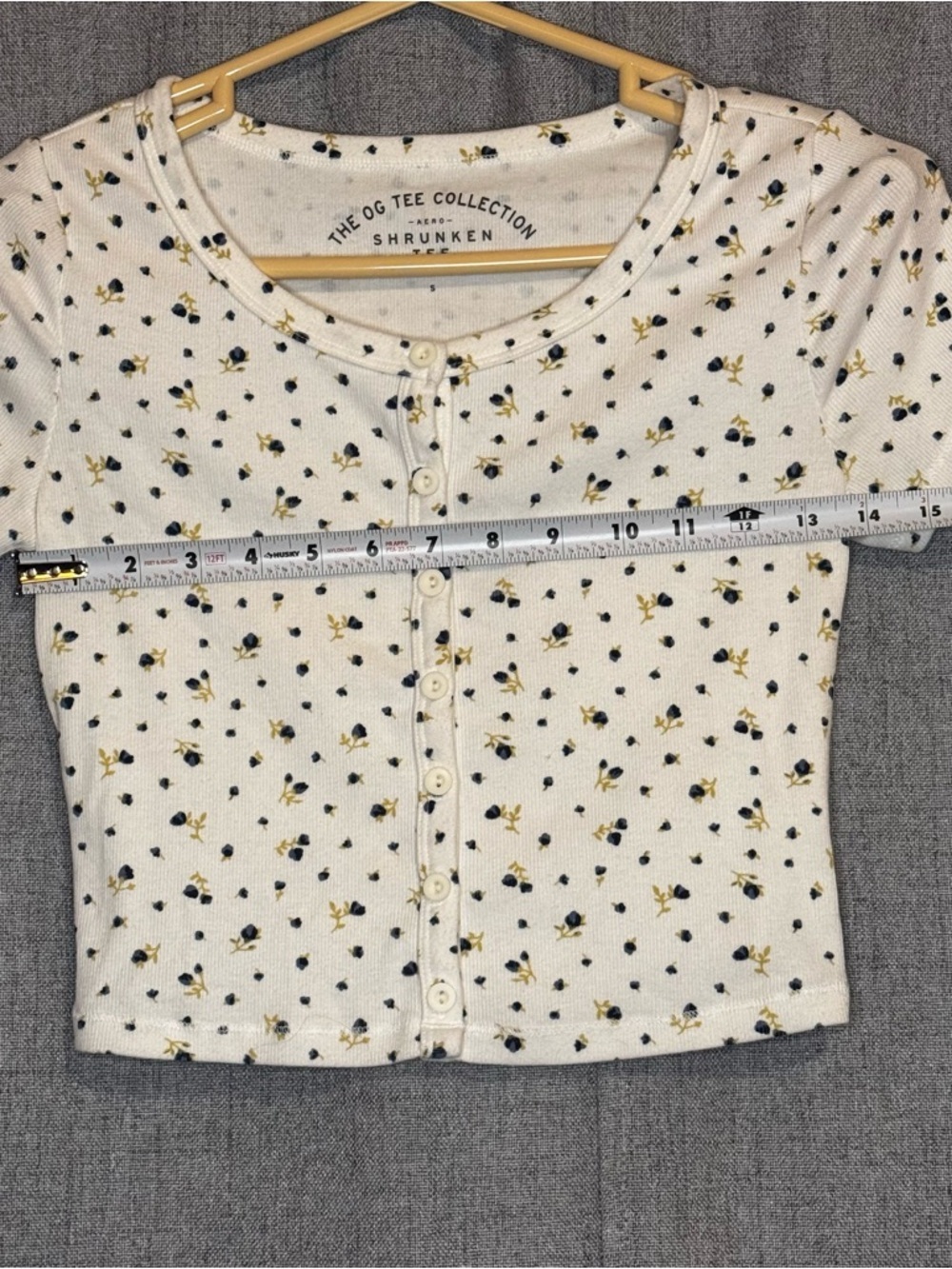 AERO Floral Baby Tee Crop Top Size S White Button Front Y2K Fitted - Picture 3 of 7